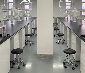 
                                大連化物所長興島園區(qū)30組辦公家具